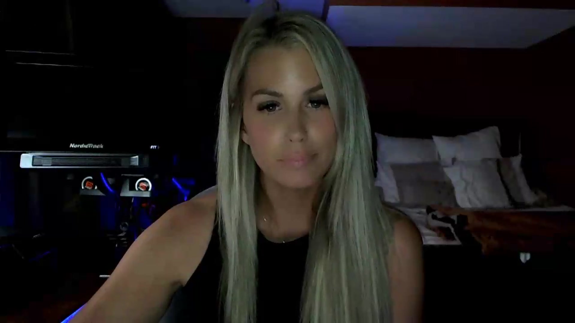 Gallery image thumbnail from Cora9's myfreecams stream on, 07/09/2026, 06:01 image 2 of 20