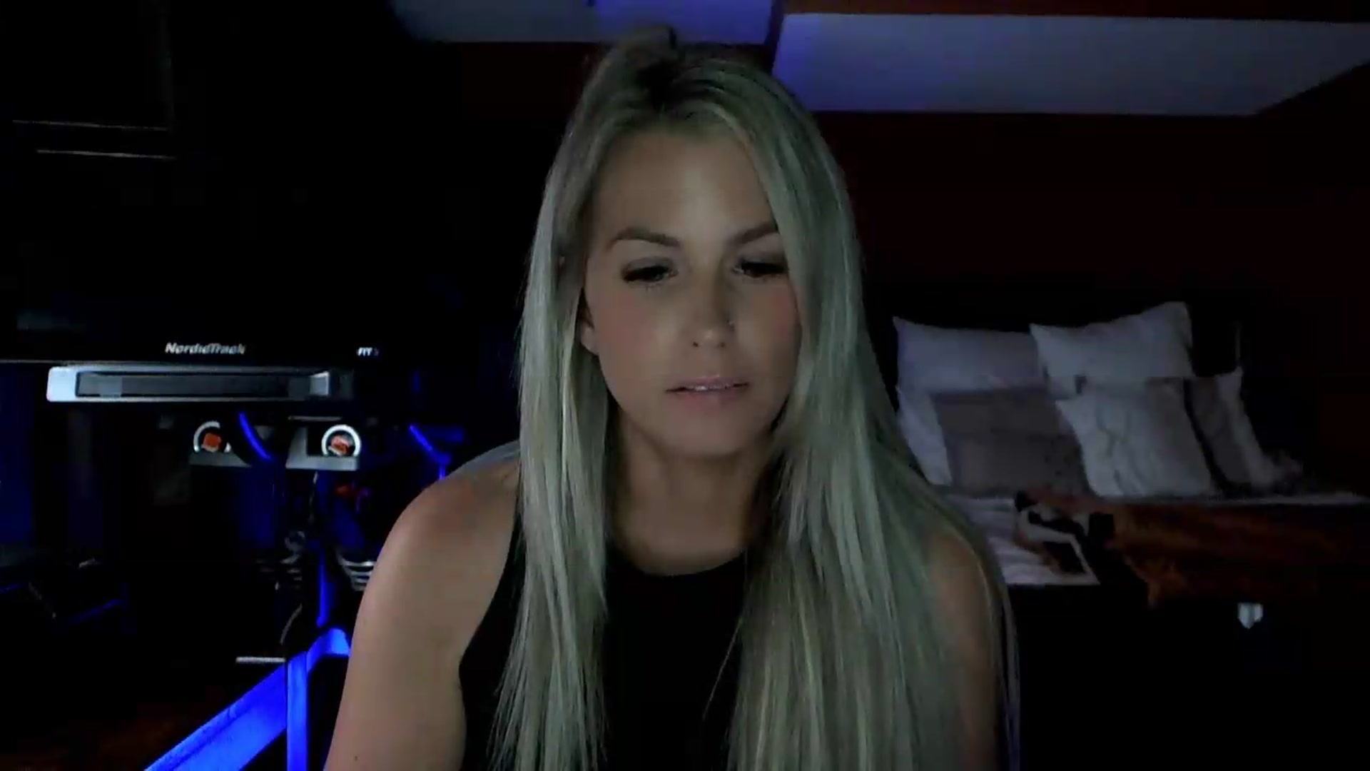 Gallery image thumbnail from Cora9's myfreecams stream on, 07/09/2026, 06:01 image 13 of 20