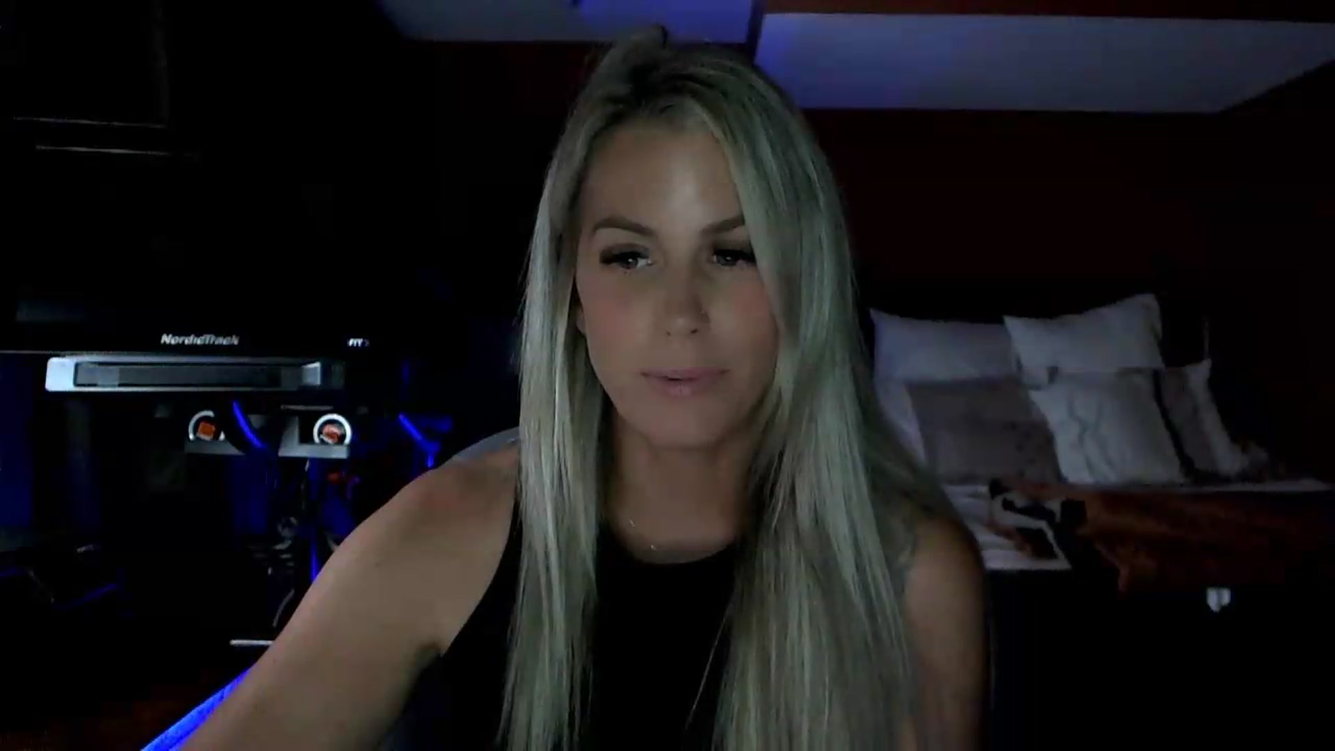 Gallery image thumbnail from Cora9's myfreecams stream on, 07/09/2026, 06:01 image 14 of 20
