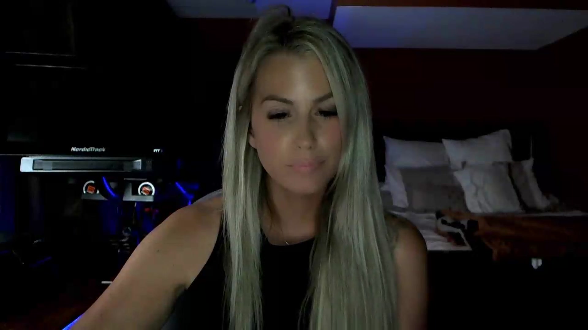 Gallery image thumbnail from Cora9's myfreecams stream on, 07/09/2026, 06:01 image 4 of 20