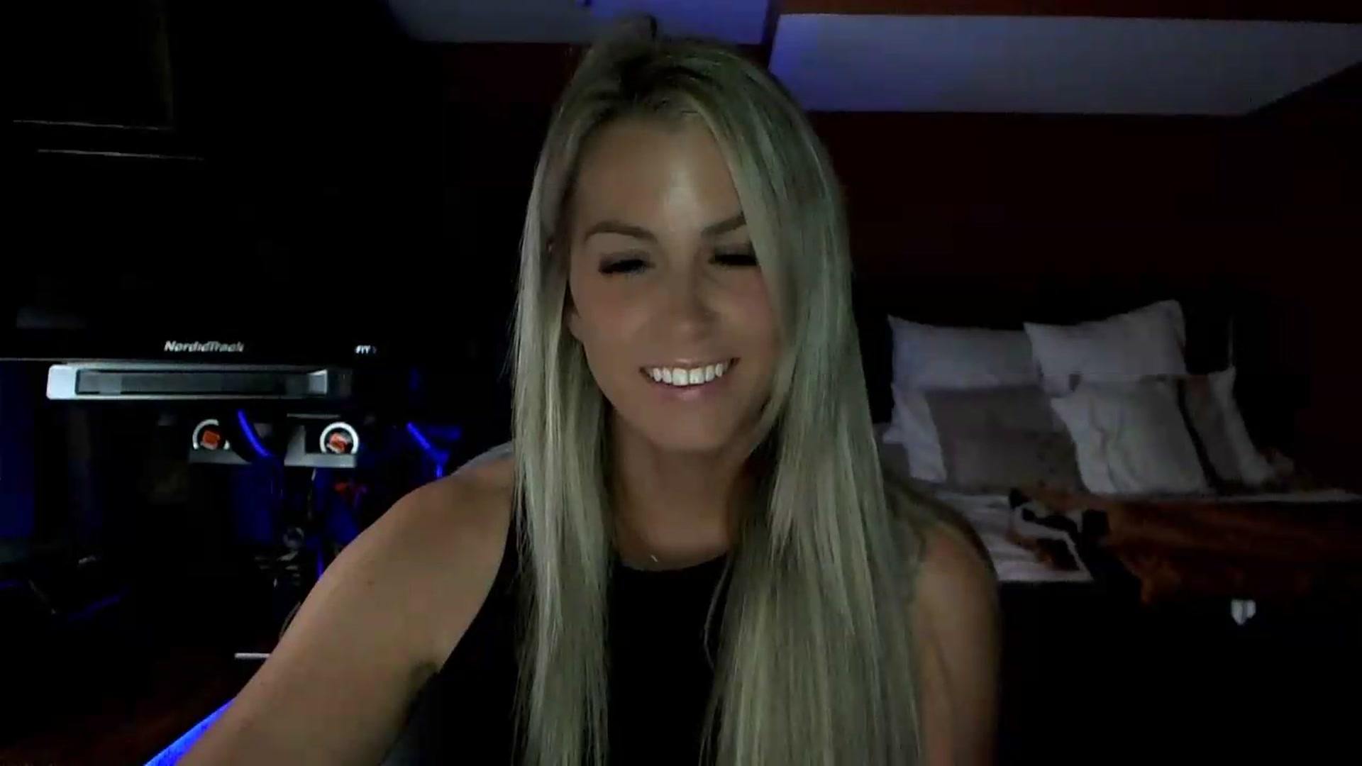 Gallery image thumbnail from Cora9's myfreecams stream on, 07/09/2026, 06:01 image 6 of 20