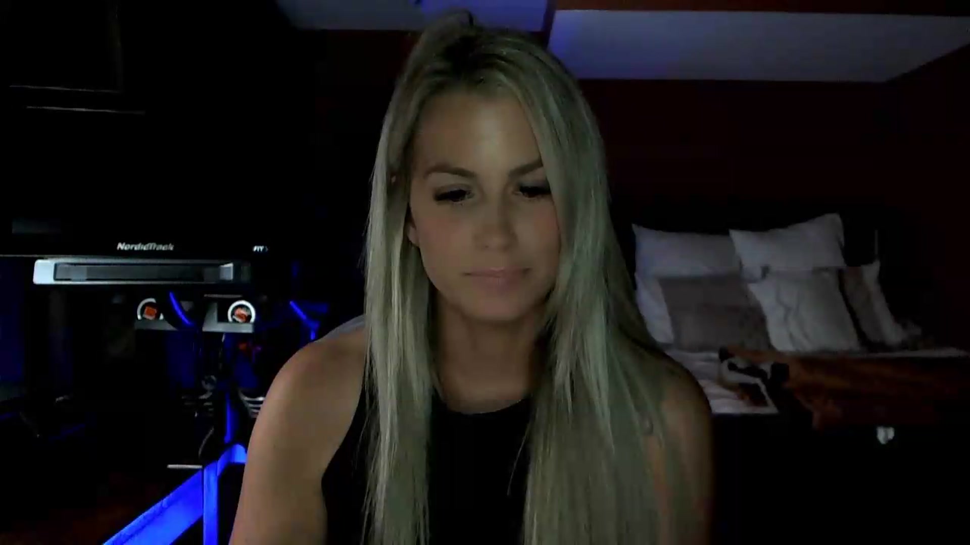 Gallery image thumbnail from Cora9's myfreecams stream on, 07/09/2026, 06:01 image 8 of 20