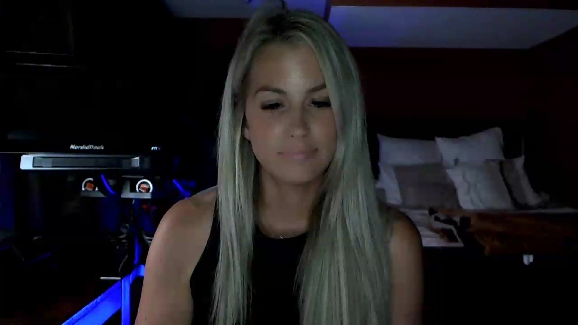 Gallery image thumbnail from Cora9's myfreecams stream on, 07/09/2026, 06:01 image 16 of 20