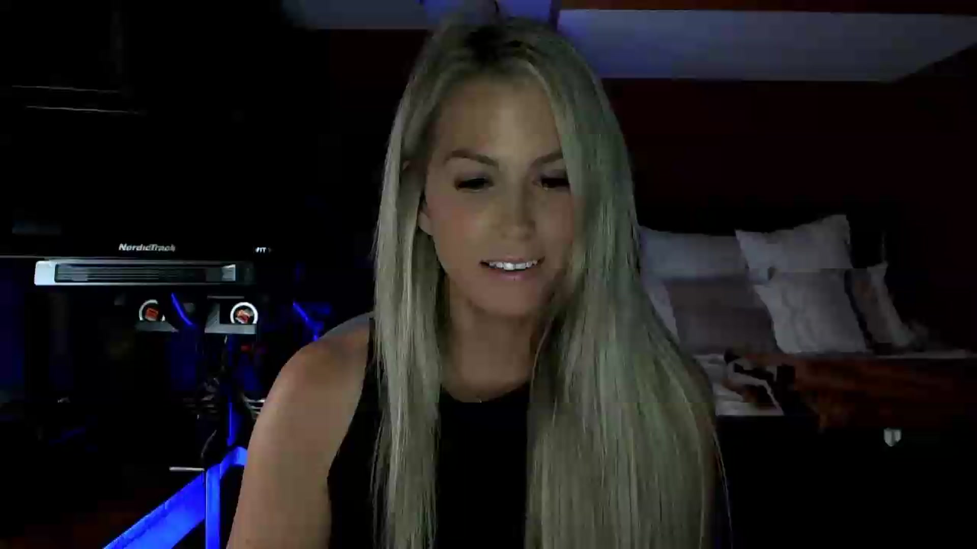 Gallery image thumbnail from Cora9's myfreecams stream on, 07/09/2026, 06:01 image 1 of 20