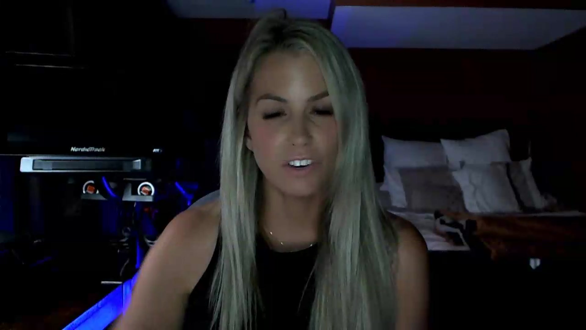 Gallery image thumbnail from Cora9's myfreecams stream on, 07/09/2026, 06:01 image 10 of 20