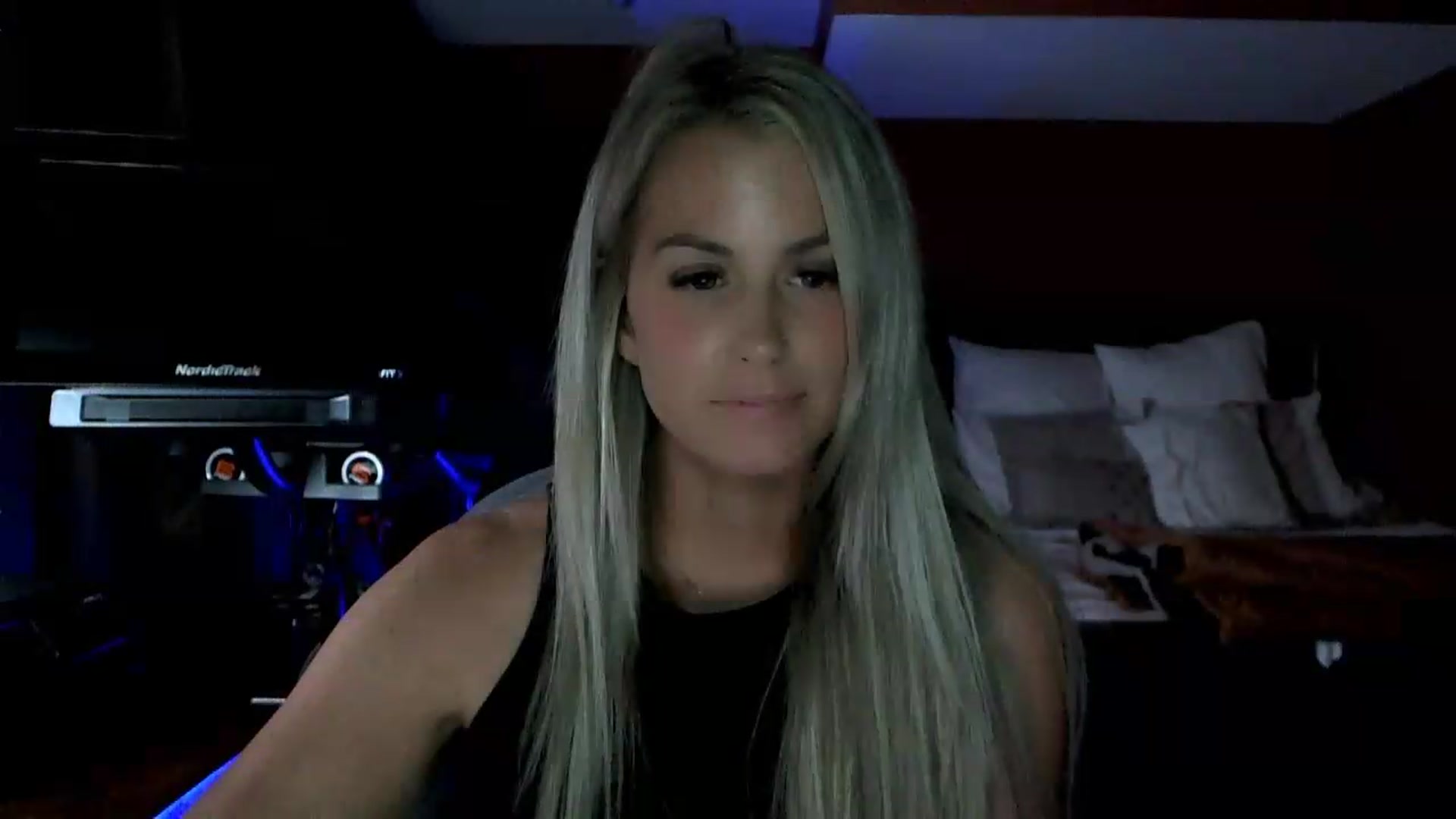 Gallery image thumbnail from Cora9's myfreecams stream on, 07/09/2026, 06:01 image 11 of 20
