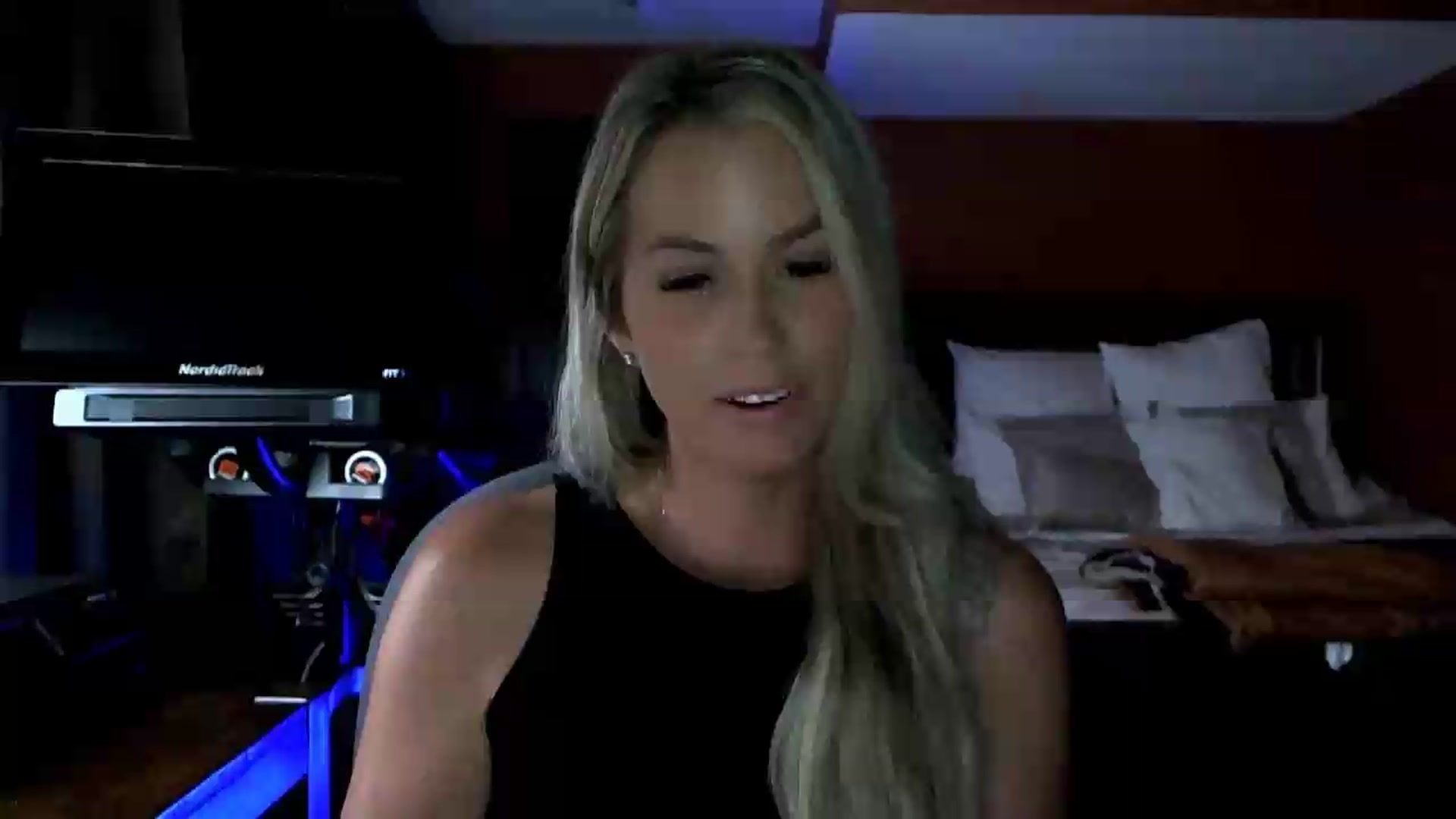Gallery image thumbnail from Cora9's myfreecams stream on, 07/14/2026, 04:59 image 6 of 20