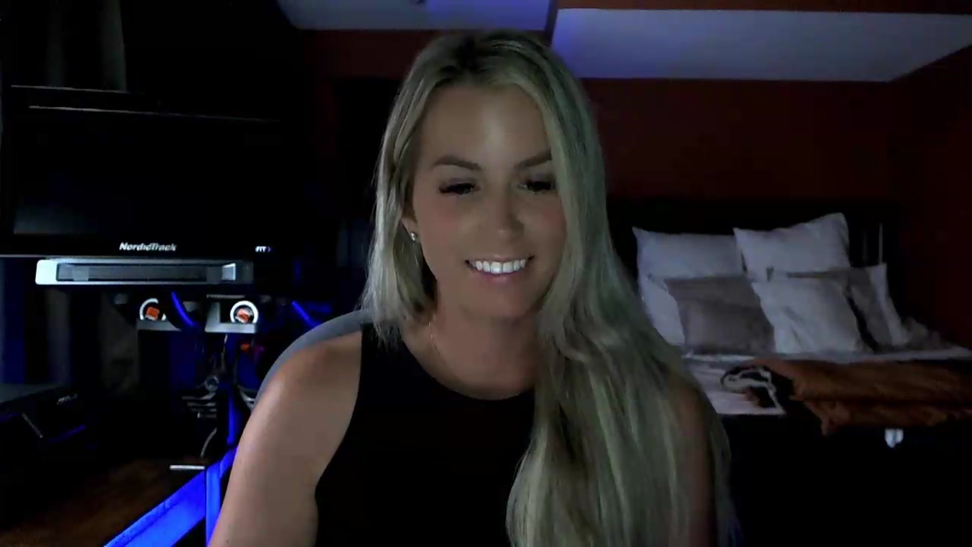 Gallery image thumbnail from Cora9's myfreecams stream on, 07/14/2026, 04:59 image 8 of 20