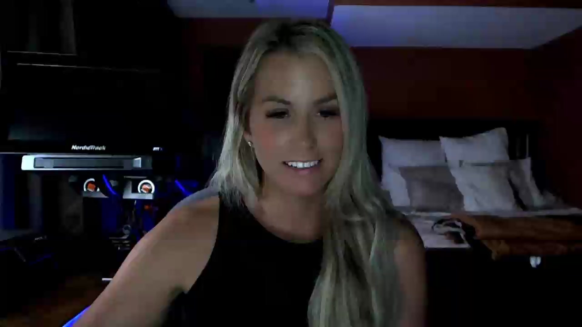 Gallery image thumbnail from Cora9's myfreecams stream on, 07/14/2026, 04:59 image 3 of 20