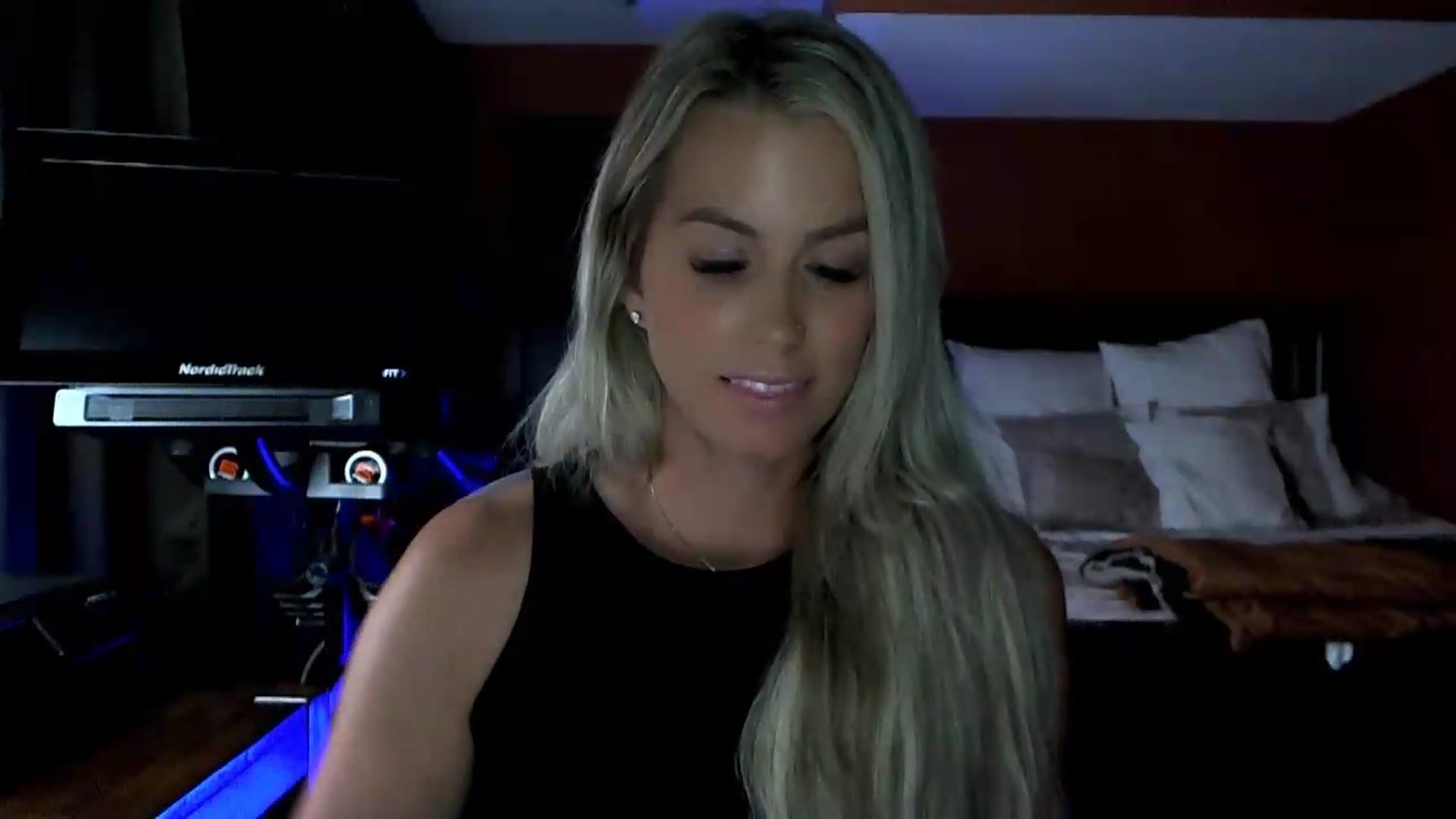 Gallery image thumbnail from Cora9's myfreecams stream on, 07/14/2026, 04:59 image 16 of 20