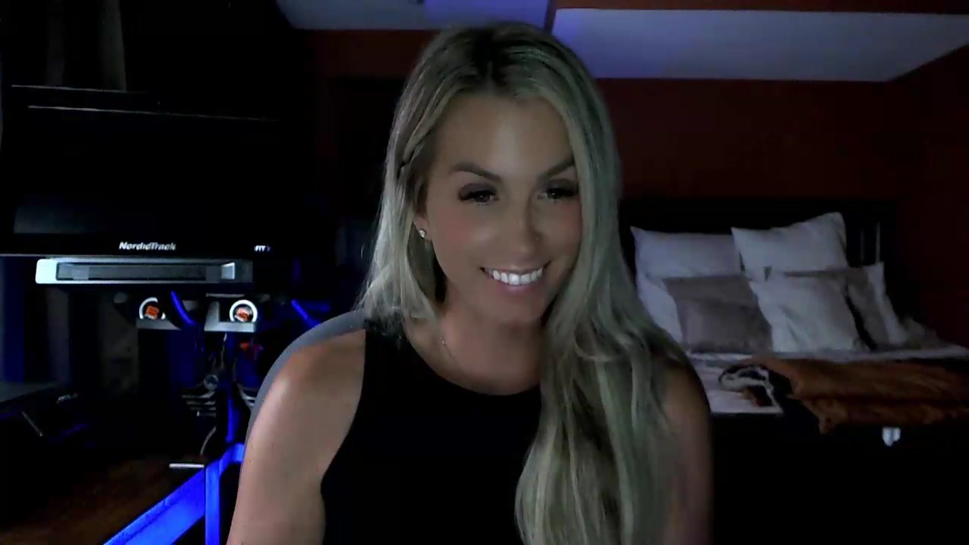 Gallery image thumbnail from Cora9's myfreecams stream on, 07/14/2026, 04:59 image 2 of 20