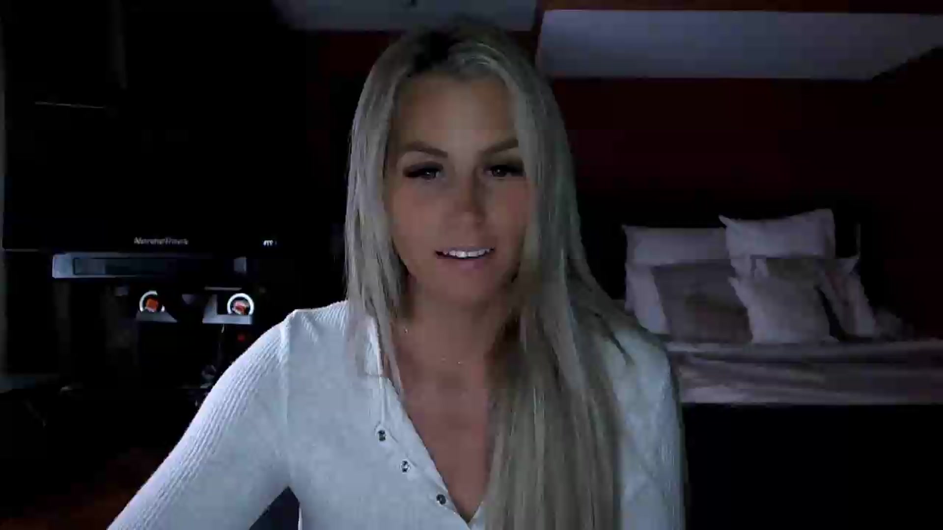 Gallery image thumbnail from Cora9's myfreecams stream on, 07/24/2026, 06:55 image 6 of 20