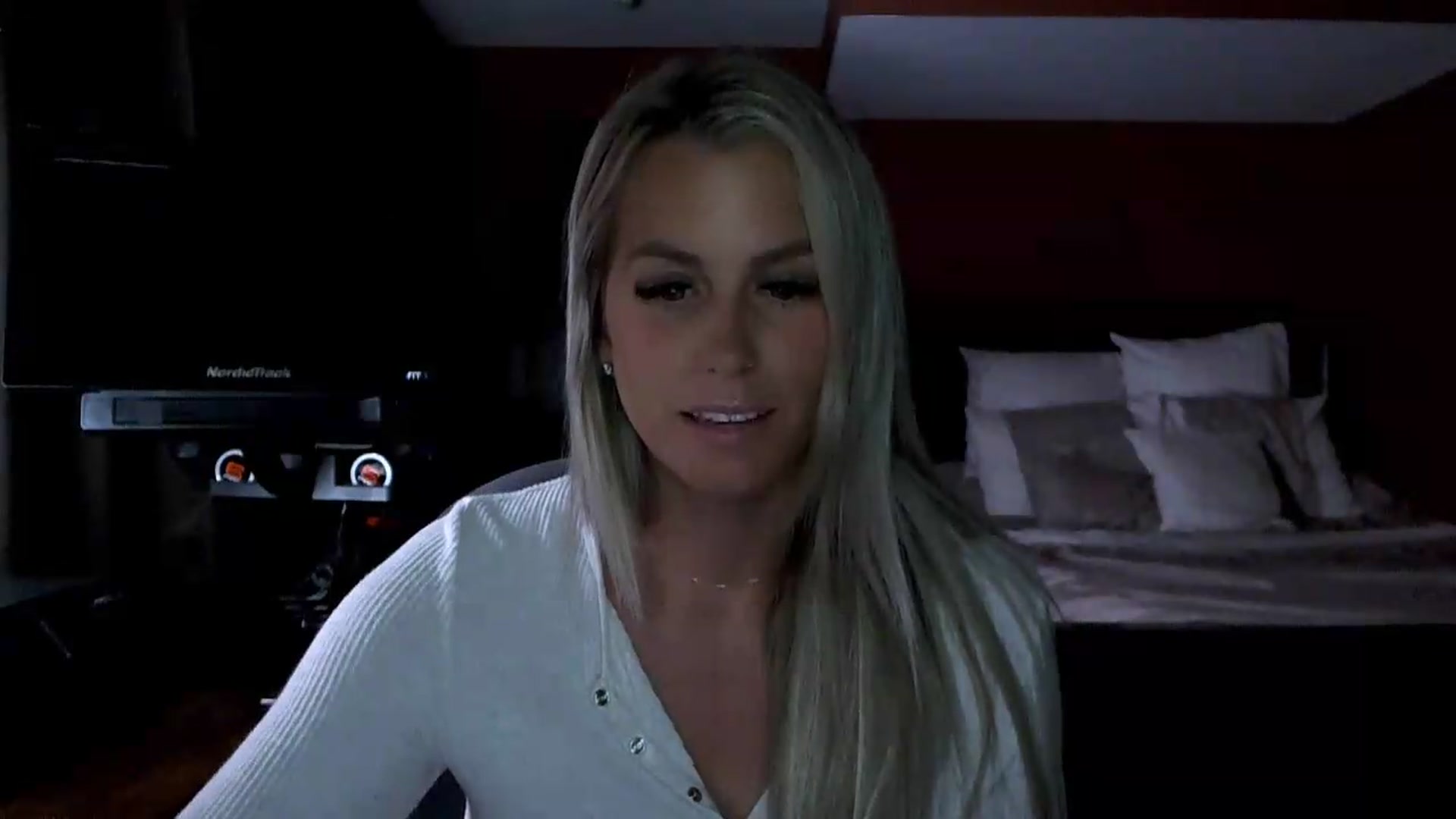 Gallery image thumbnail from Cora9's myfreecams stream on, 07/24/2026, 06:55 image 11 of 20