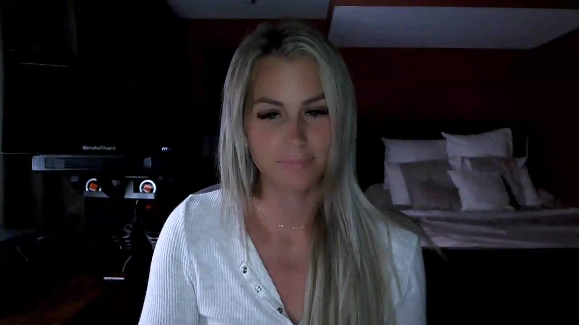 Gallery image thumbnail from Cora9's myfreecams stream on, 07/24/2026, 06:55 image 4 of 20