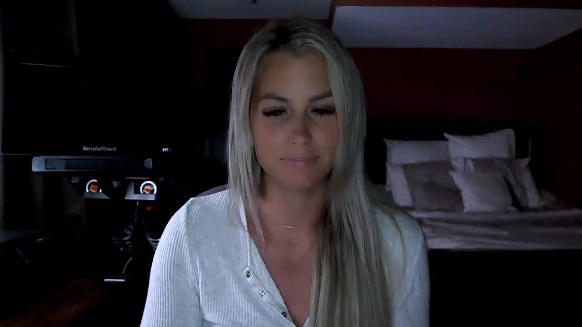 Gallery image thumbnail from Cora9's myfreecams stream on, 07/24/2026, 06:55 image 2 of 20