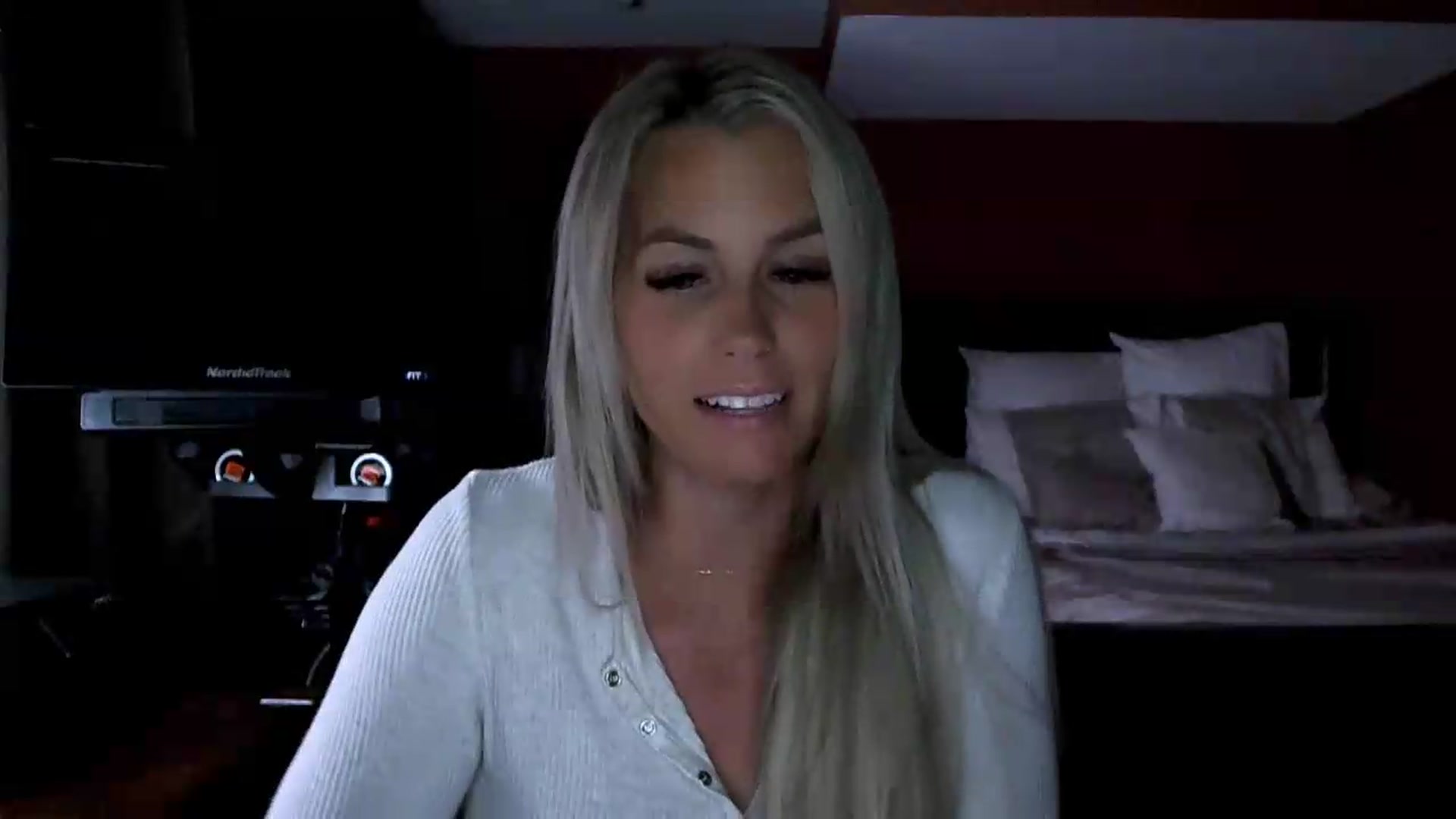 Gallery image thumbnail from Cora9's myfreecams stream on, 07/24/2026, 06:55 image 9 of 20