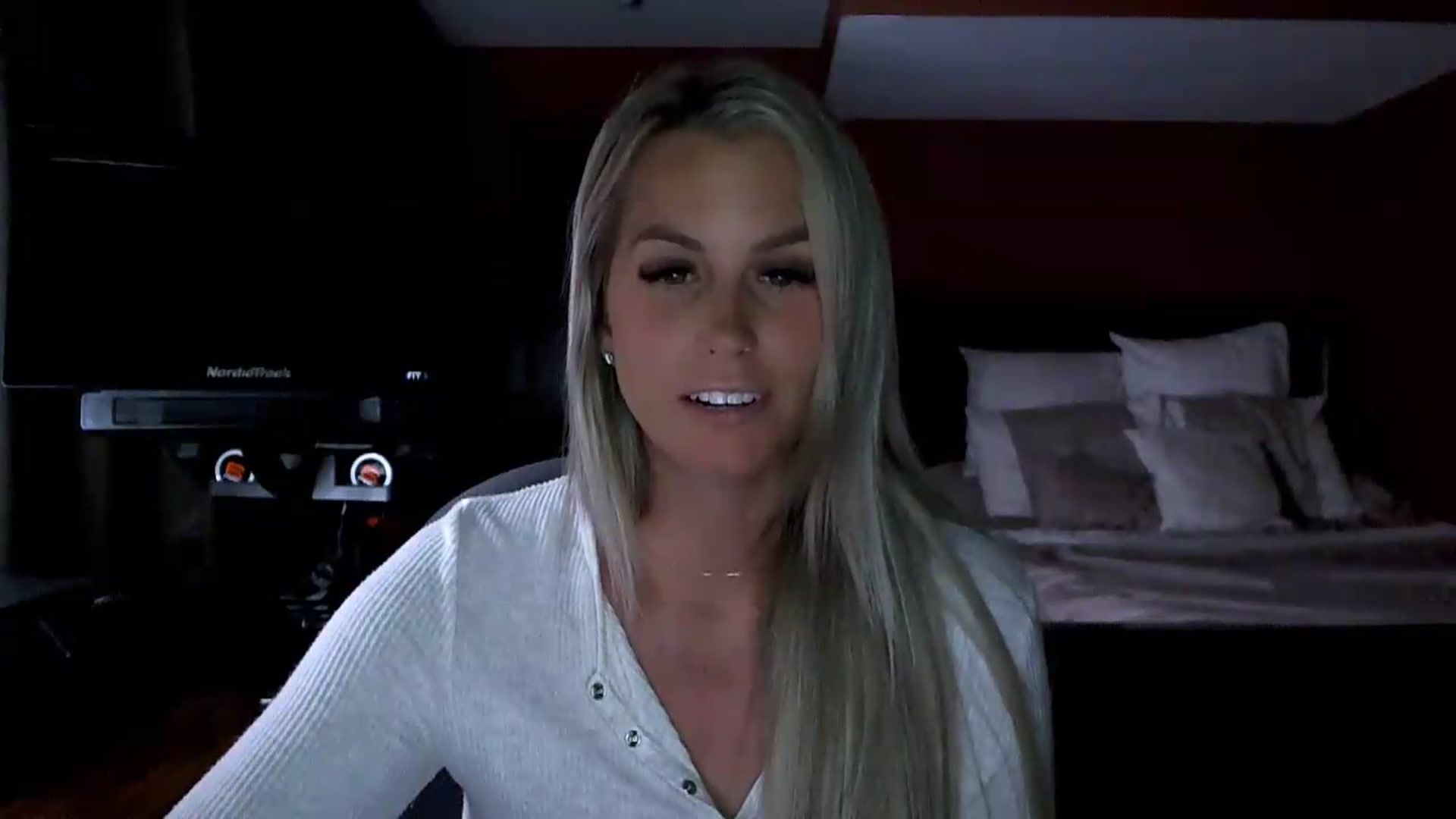 Gallery image thumbnail from Cora9's myfreecams stream on, 07/24/2026, 06:55 image 12 of 20