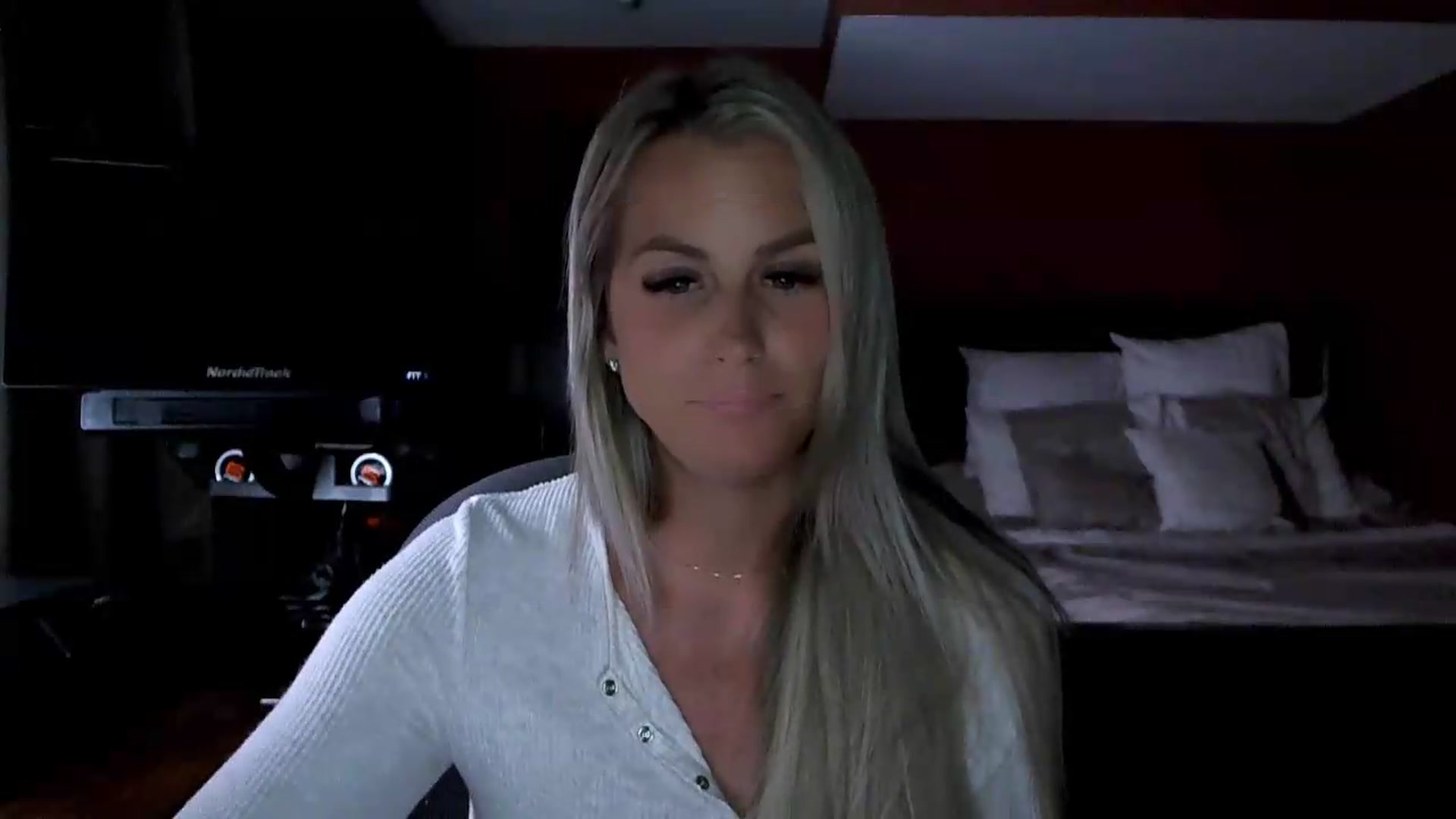 Gallery image thumbnail from Cora9's myfreecams stream on, 07/24/2026, 06:55 image 15 of 20