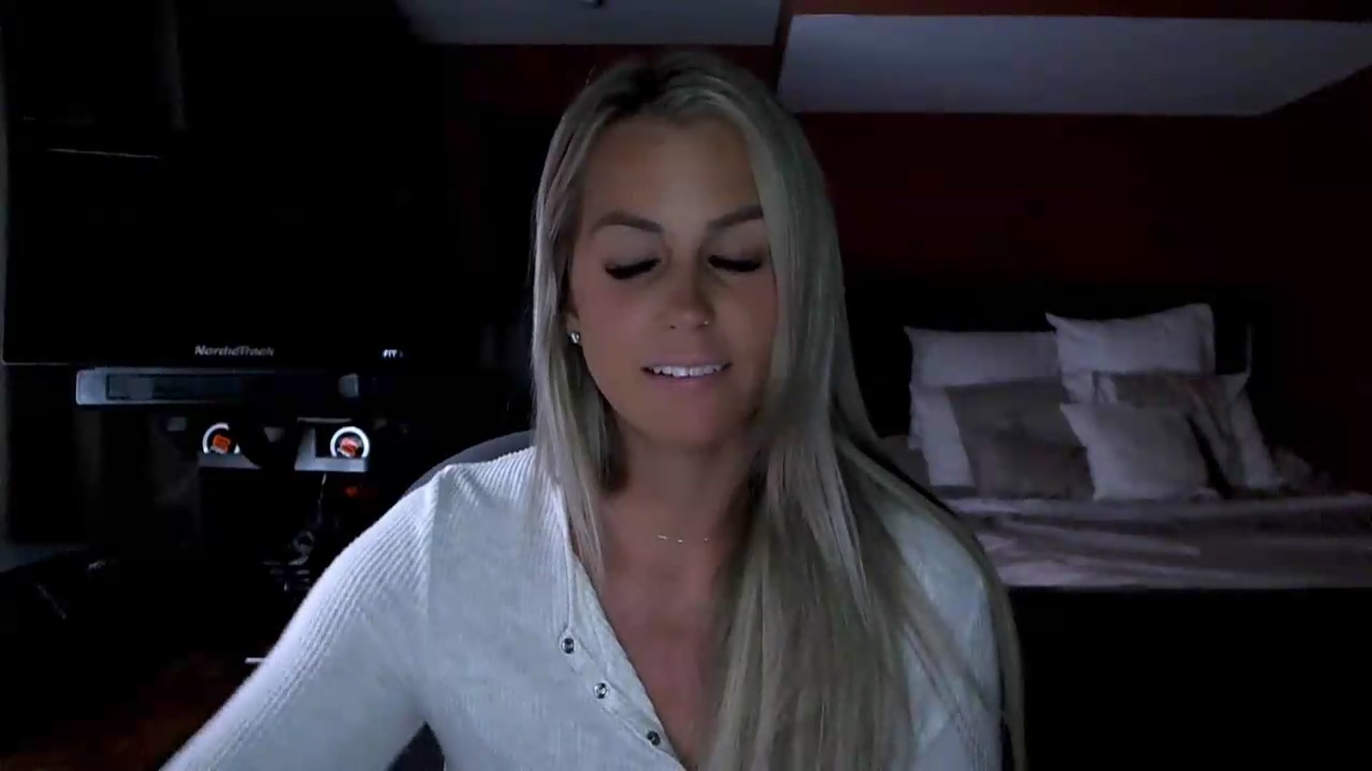Gallery image thumbnail from Cora9's myfreecams stream on, 07/24/2026, 06:55 image 18 of 20