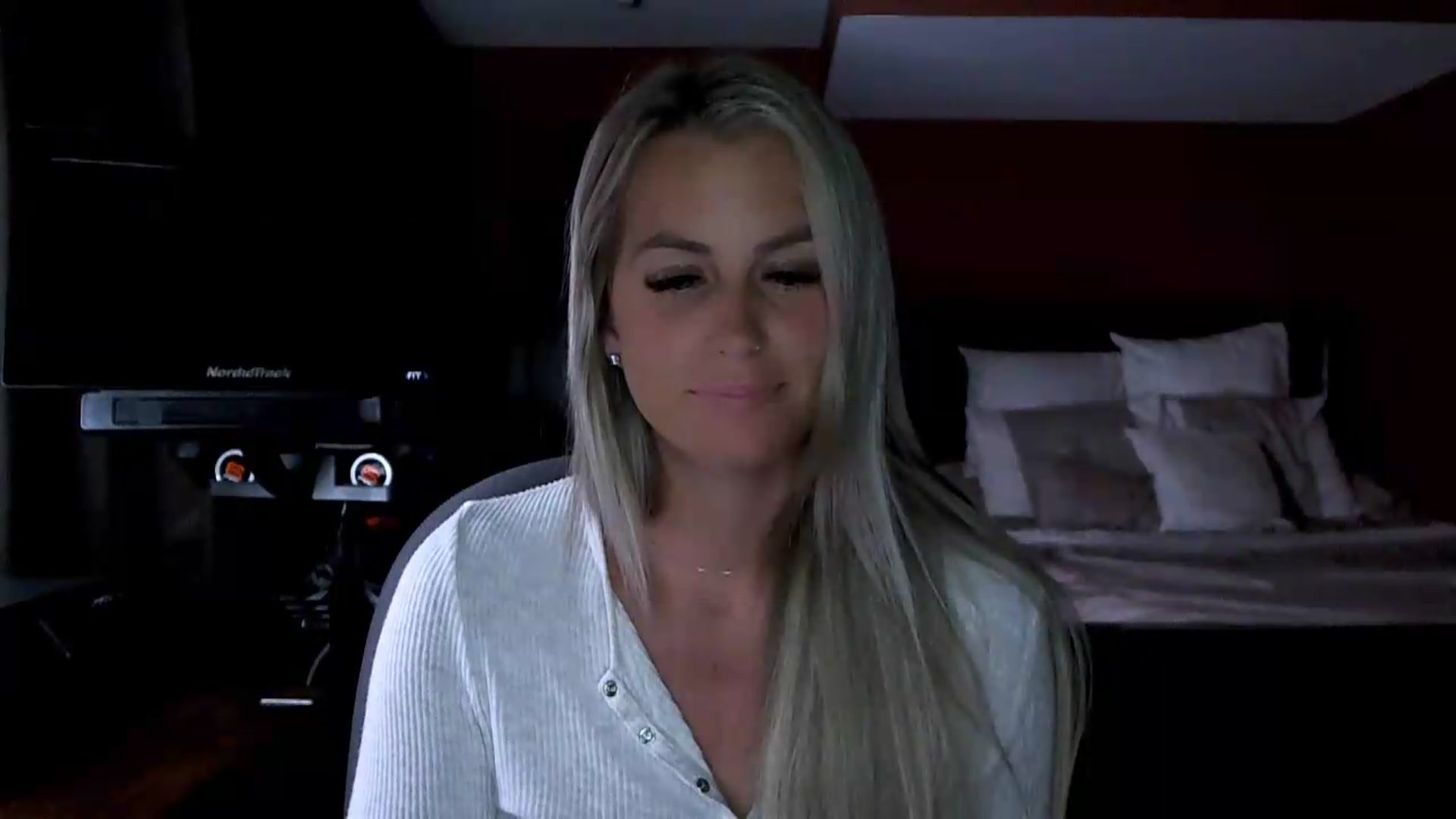 Gallery image thumbnail from Cora9's myfreecams stream on, 07/24/2026, 06:55 image 13 of 20