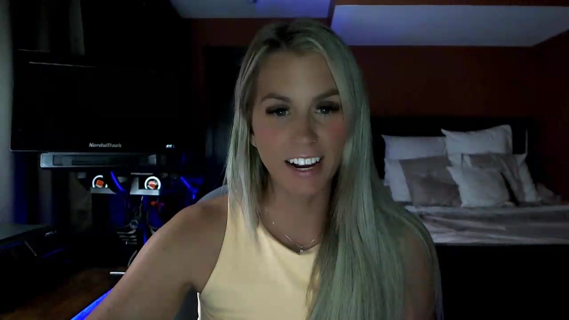 Gallery image thumbnail from Cora9's myfreecams stream on, 07/28/2026, 04:56 image 5 of 20