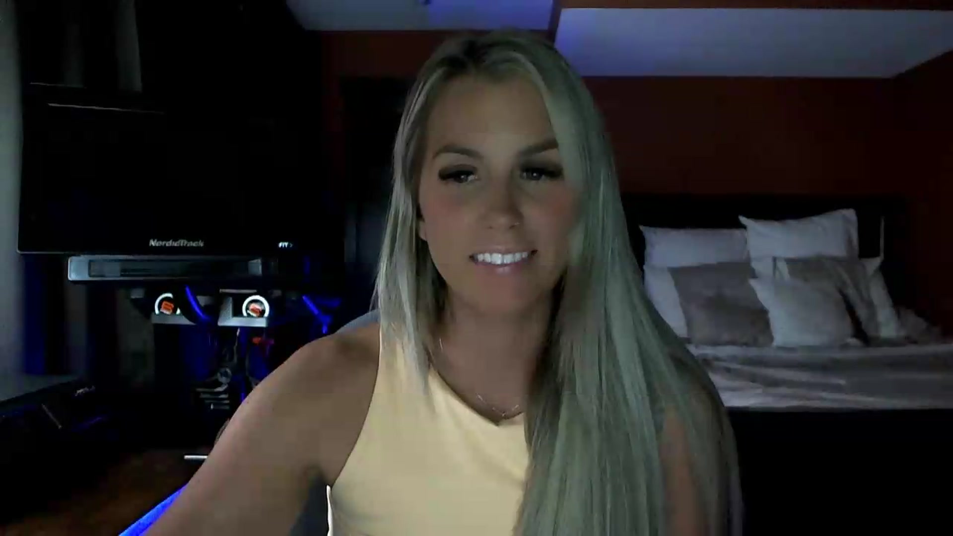 Gallery image thumbnail from Cora9's myfreecams stream on, 07/28/2026, 04:56 image 2 of 20