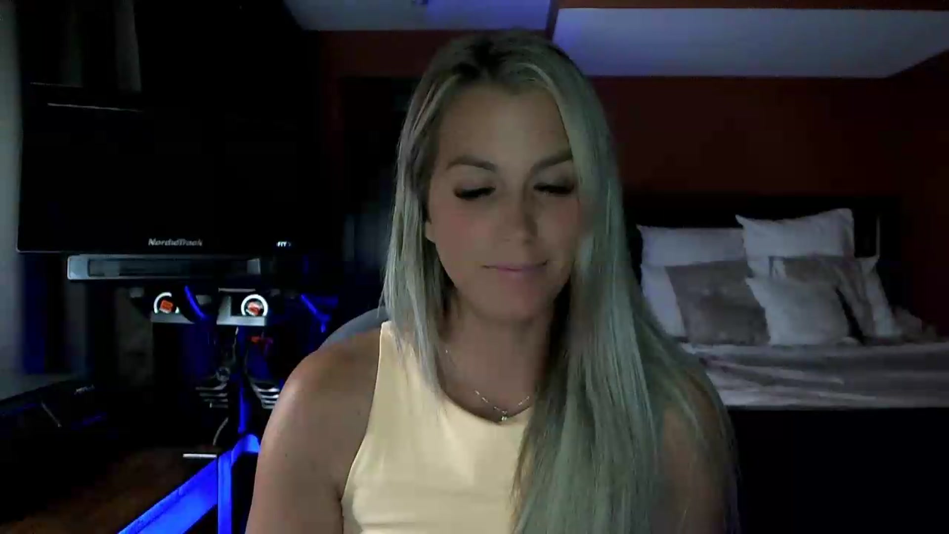 Gallery image thumbnail from Cora9's myfreecams stream on, 07/28/2026, 04:56 image 6 of 20