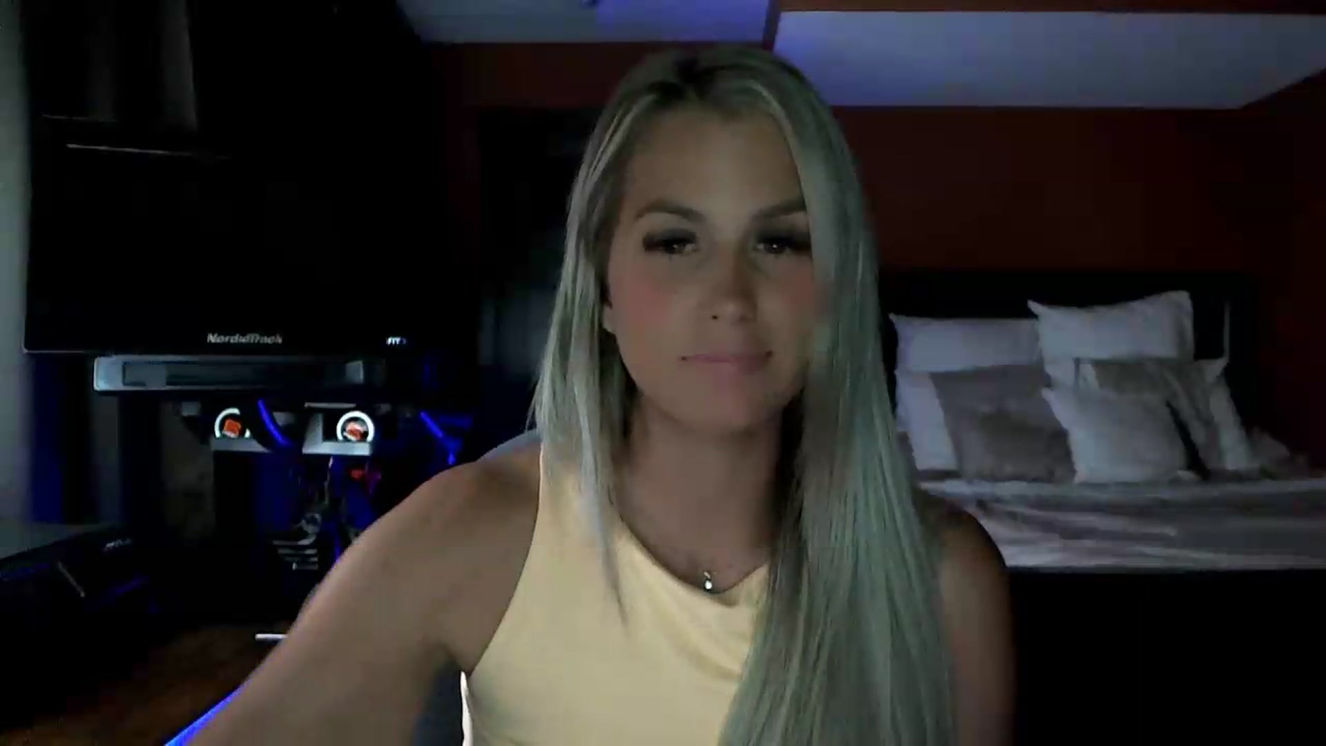 Gallery image thumbnail from Cora9's myfreecams stream on, 07/28/2026, 04:56 image 16 of 20