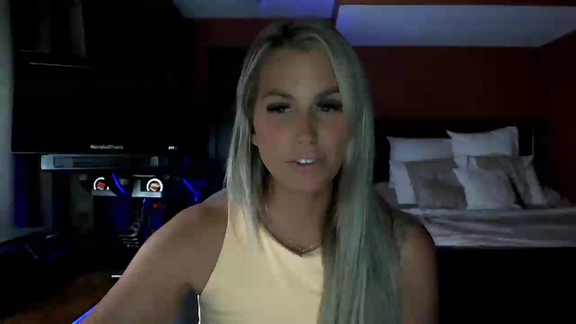 Gallery image thumbnail from Cora9's myfreecams stream on, 07/28/2026, 04:56 image 1 of 20