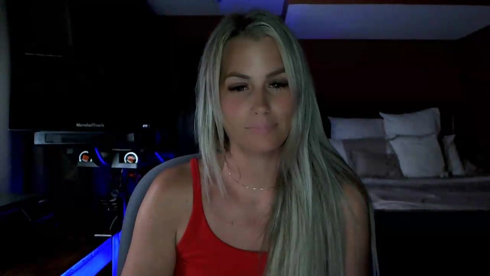 Gallery image thumbnail from Cora9's myfreecams stream on, 07/29/2026, 05:35 image 18 of 20