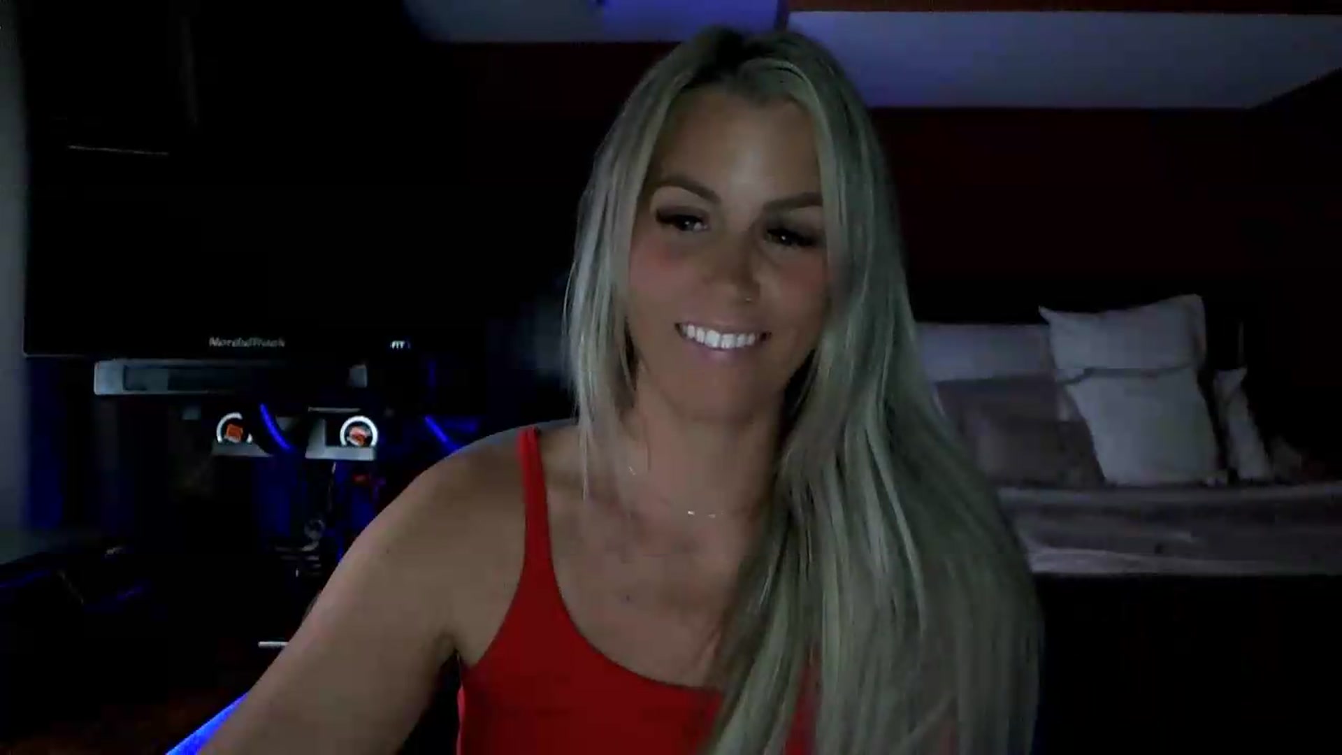 Gallery image thumbnail from Cora9's myfreecams stream on, 07/29/2026, 05:35 image 17 of 20