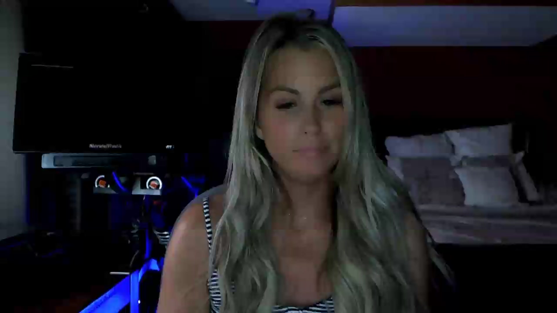 Gallery image thumbnail from Cora9's myfreecams stream on, 08/11/2026, 06:00 image 20 of 20