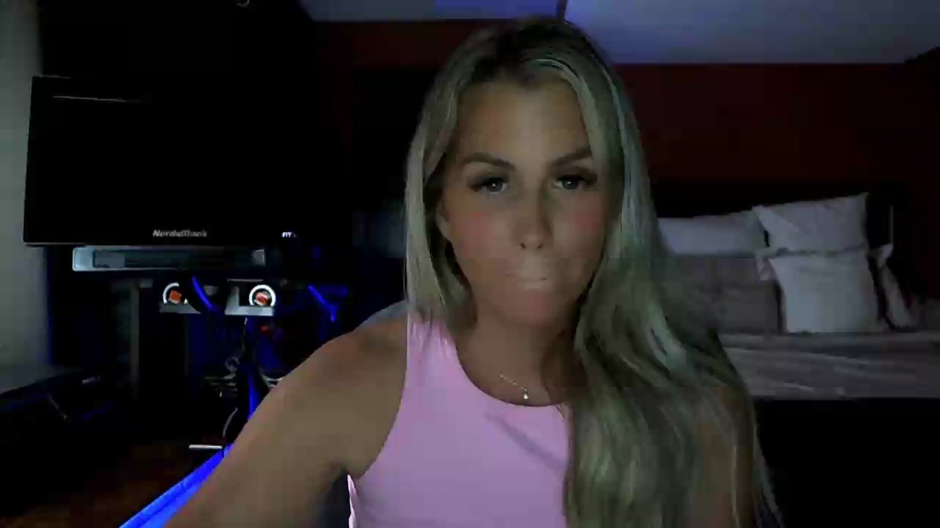 Gallery image thumbnail from Cora9's myfreecams stream on, 08/12/2026, 05:39 image 4 of 20