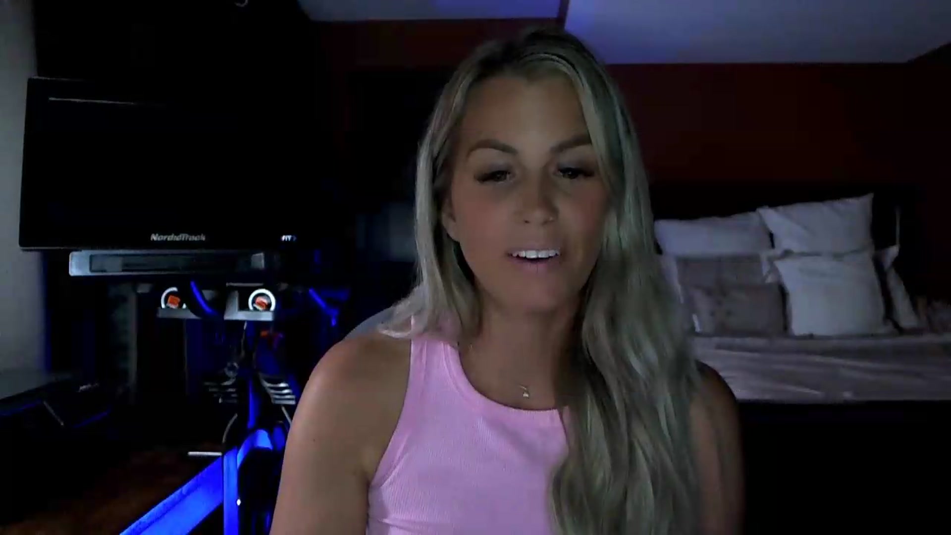 Gallery image thumbnail from Cora9's myfreecams stream on, 08/12/2026, 05:39 image 11 of 20