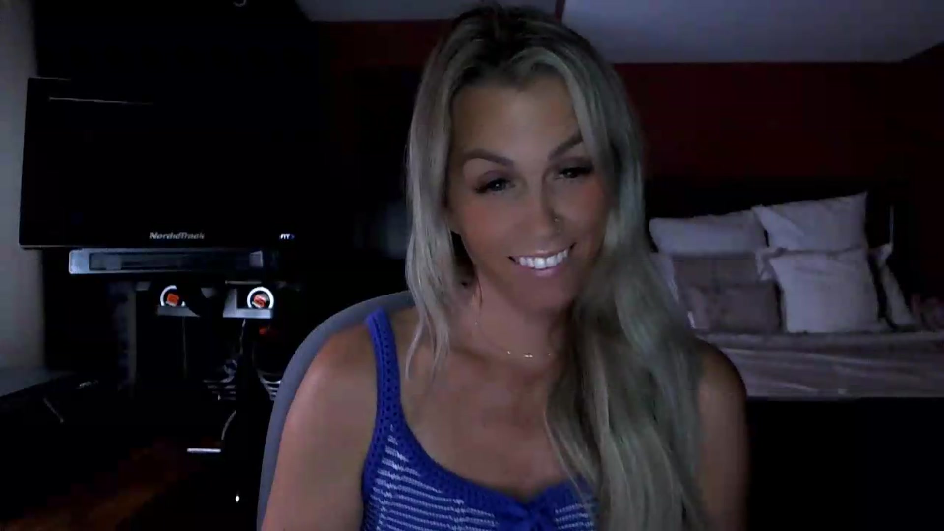 Gallery image thumbnail from Cora9's myfreecams stream on, 08/13/2026, 05:41 image 4 of 20