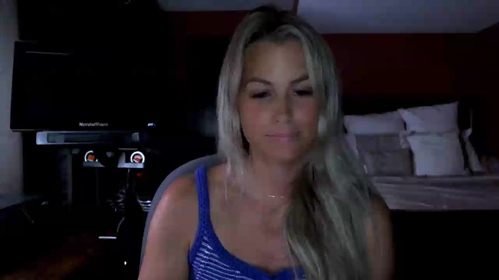 Gallery image thumbnail from Cora9's myfreecams stream on, 08/13/2026, 05:41 image 16 of 20