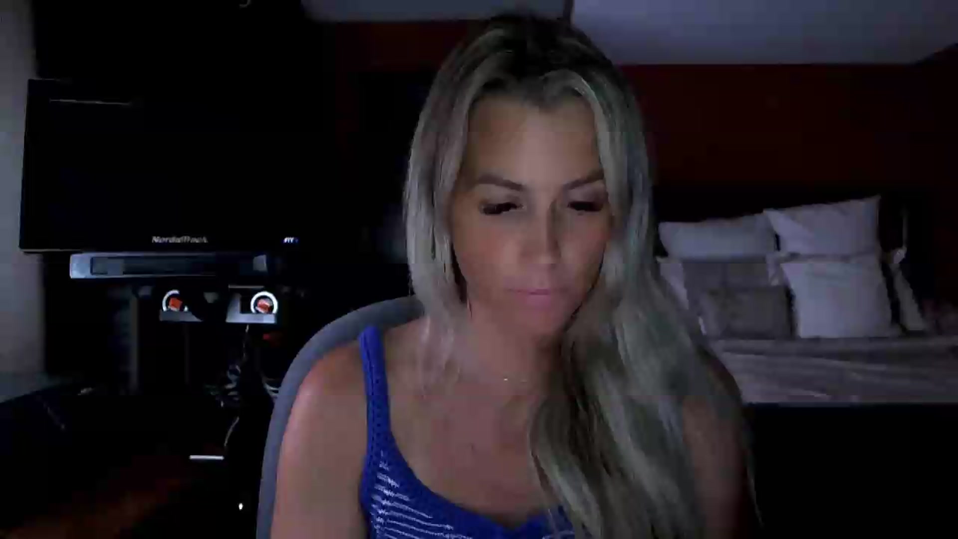 Gallery image thumbnail from Cora9's myfreecams stream on, 08/13/2026, 05:41 image 11 of 20