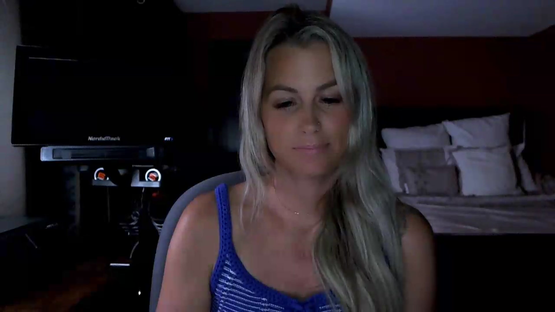 Gallery image thumbnail from Cora9's myfreecams stream on, 08/13/2026, 05:41 image 7 of 20
