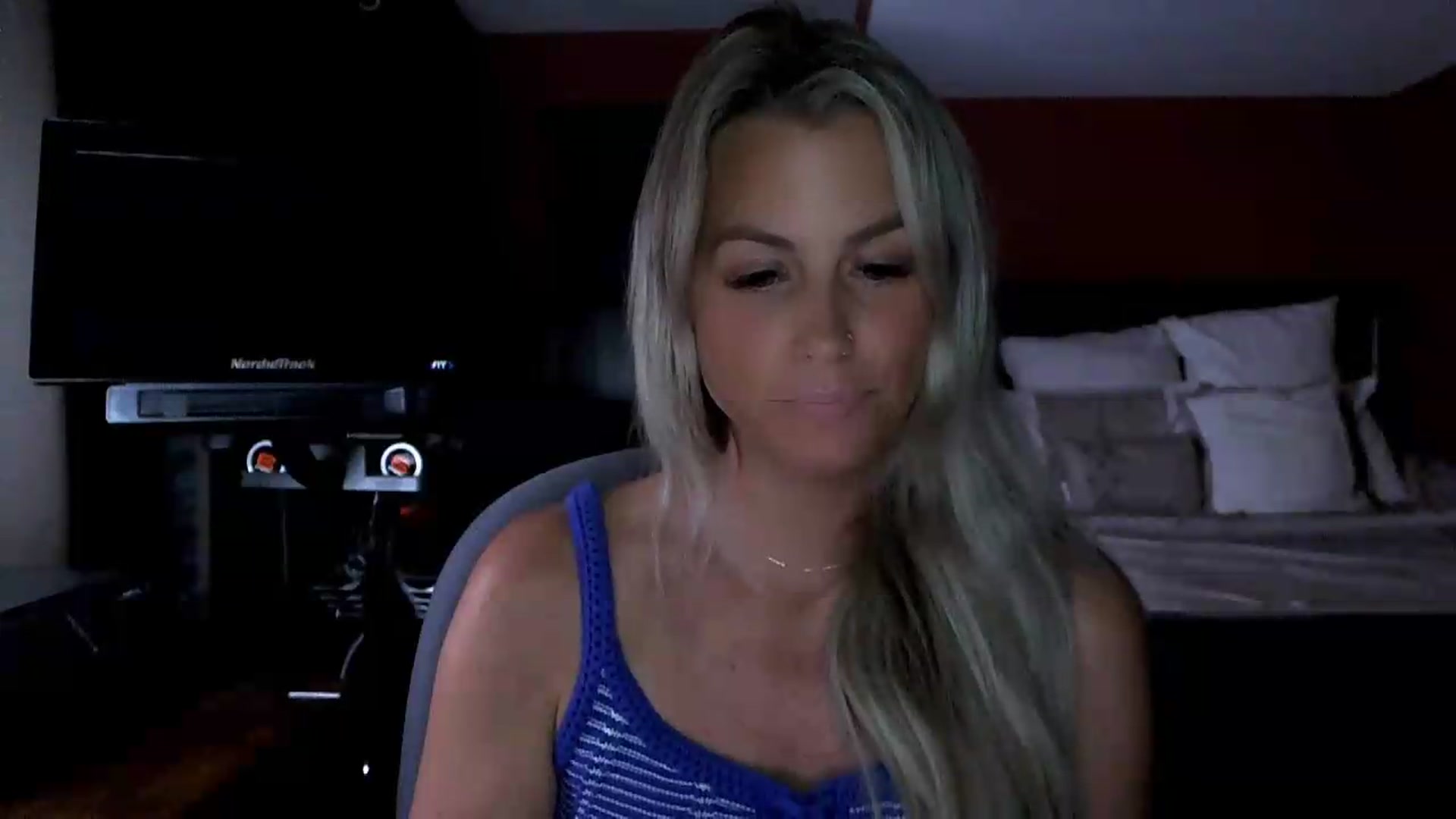 Gallery image thumbnail from Cora9's myfreecams stream on, 08/13/2026, 05:41 image 14 of 20