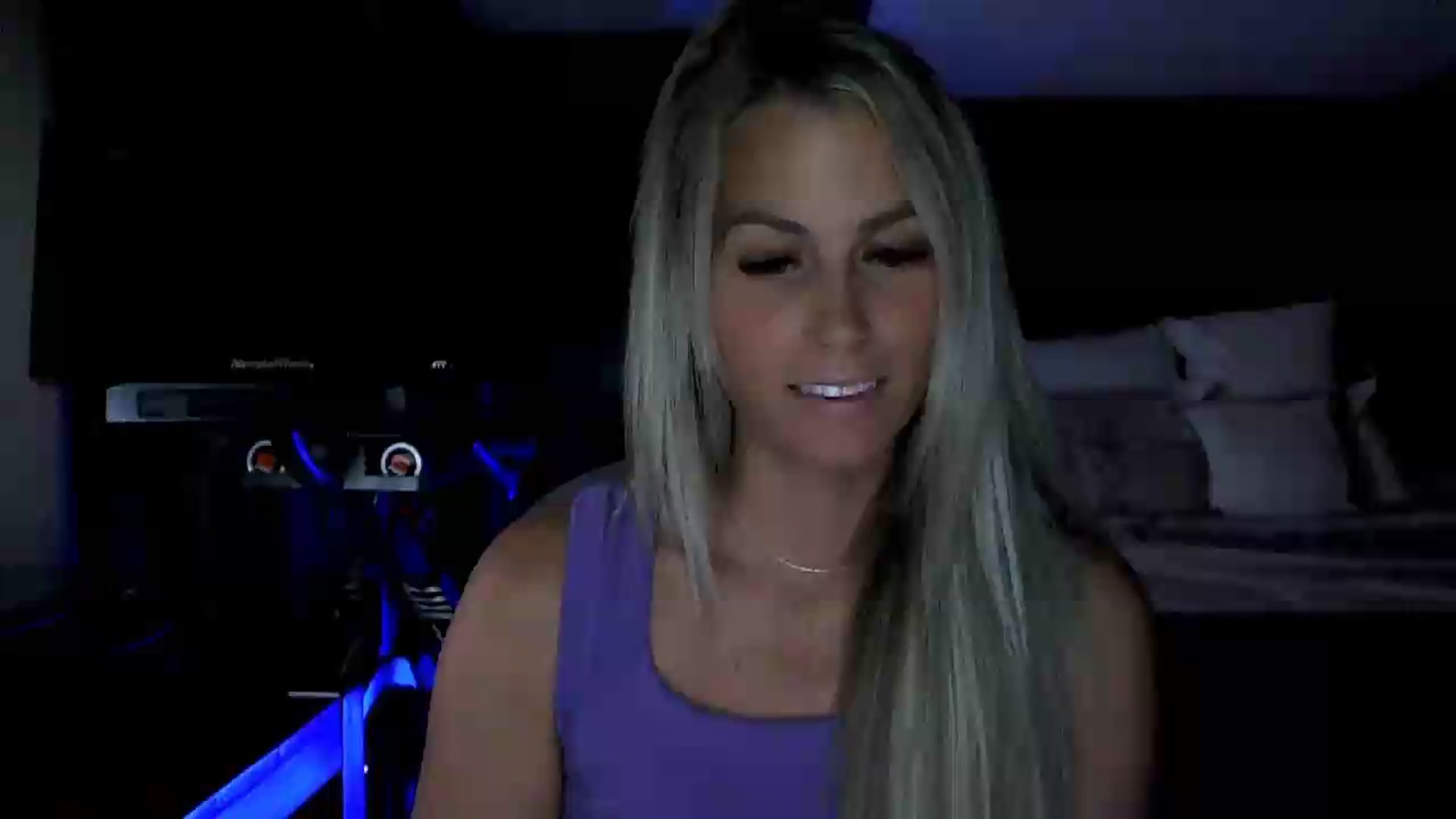 Gallery image thumbnail from Cora9's myfreecams stream on, 08/14/2026, 06:32 image 15 of 20