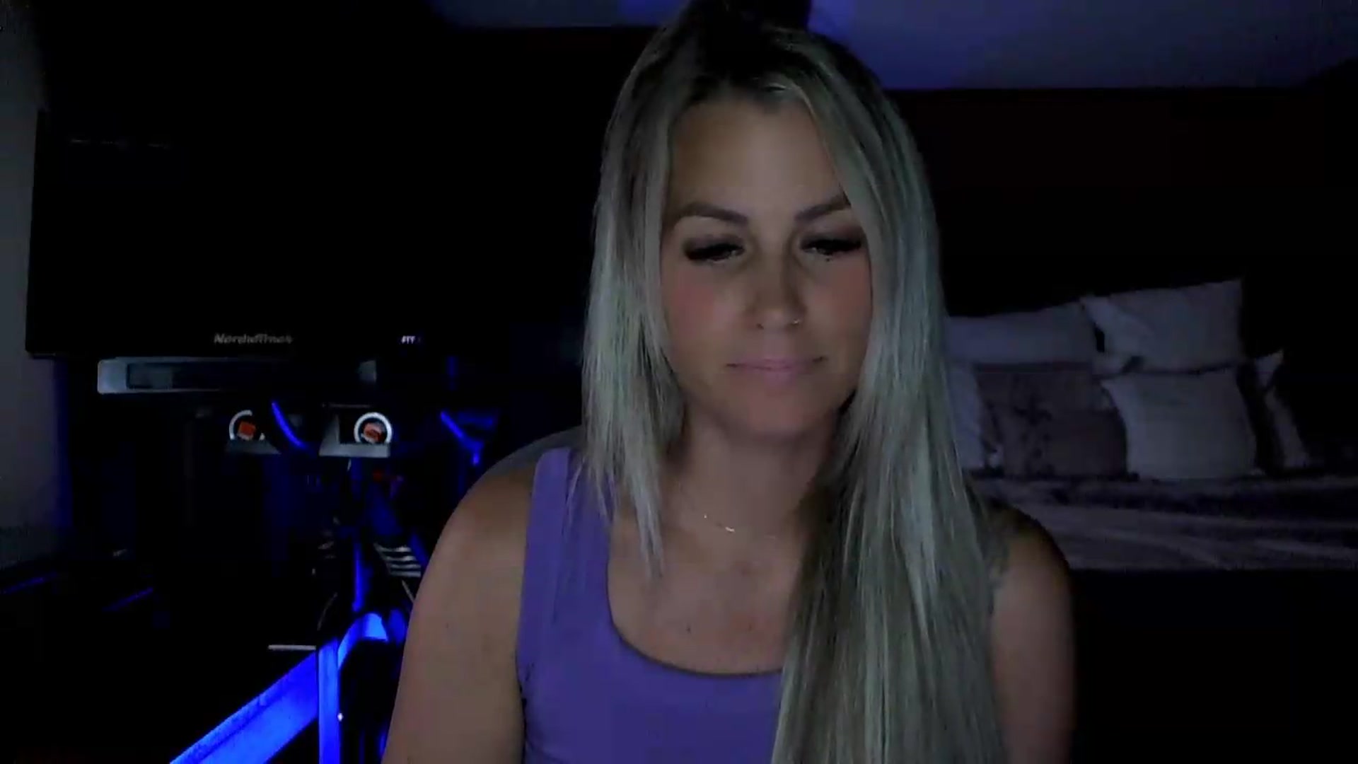 Gallery image thumbnail from Cora9's myfreecams stream on, 08/14/2026, 06:32 image 18 of 20