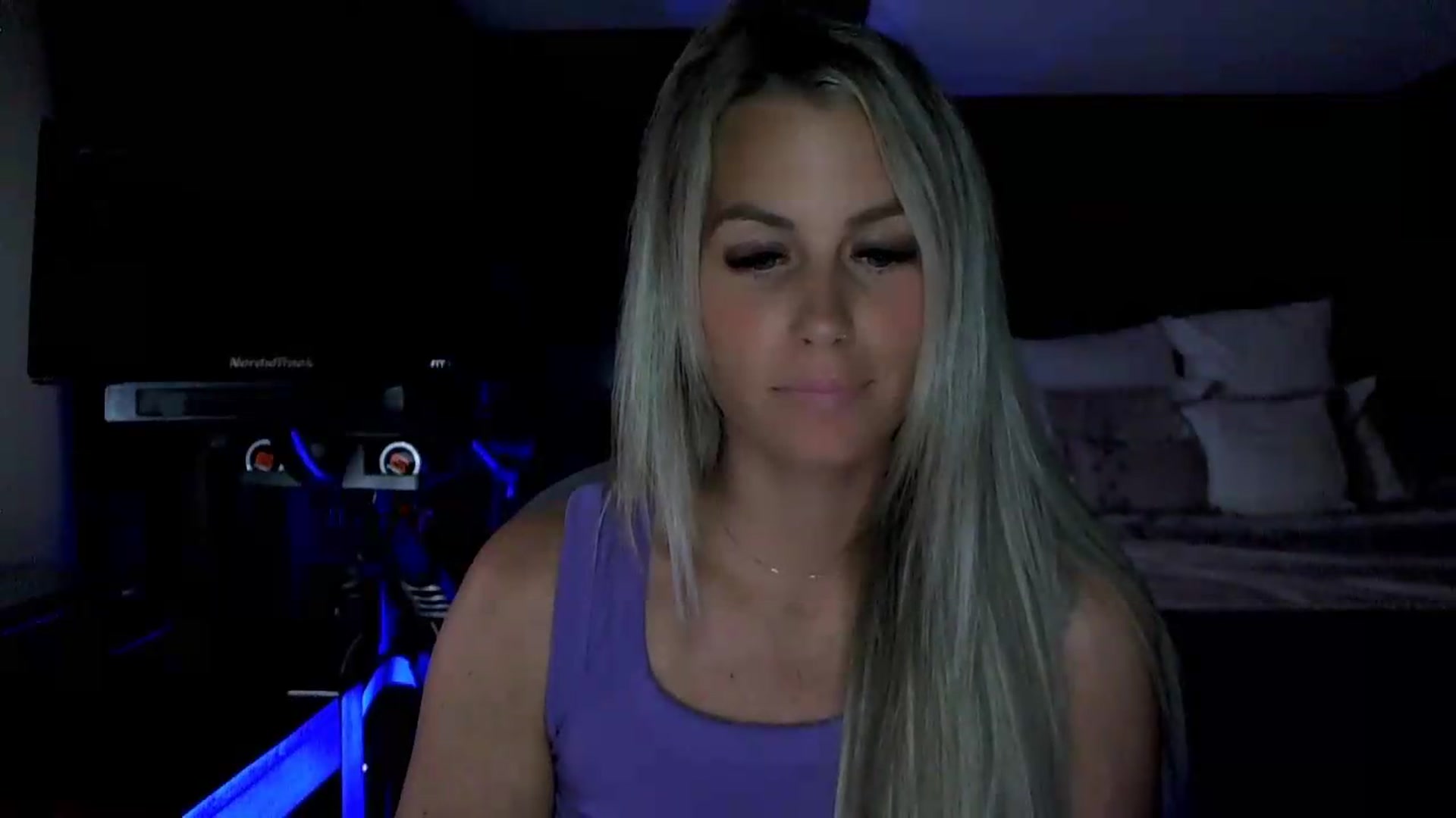 Gallery image thumbnail from Cora9's myfreecams stream on, 08/14/2026, 06:32 image 17 of 20