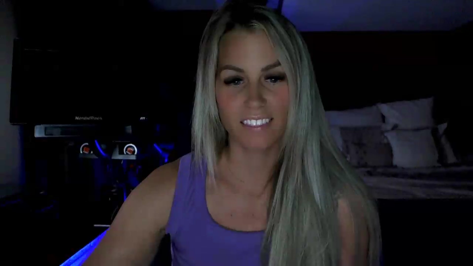 Gallery image thumbnail from Cora9's myfreecams stream on, 08/14/2026, 06:32 image 6 of 20