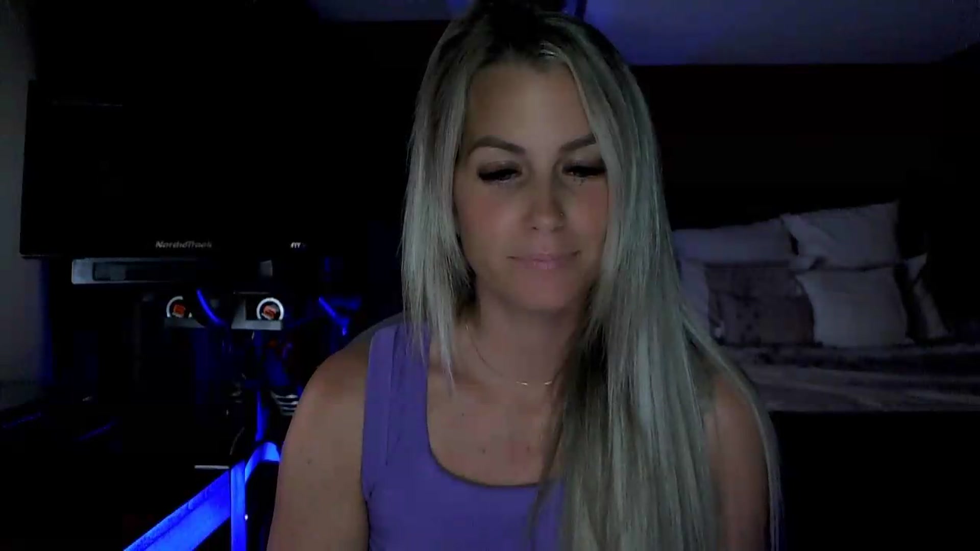 Gallery image thumbnail from Cora9's myfreecams stream on, 08/14/2026, 06:32 image 4 of 20