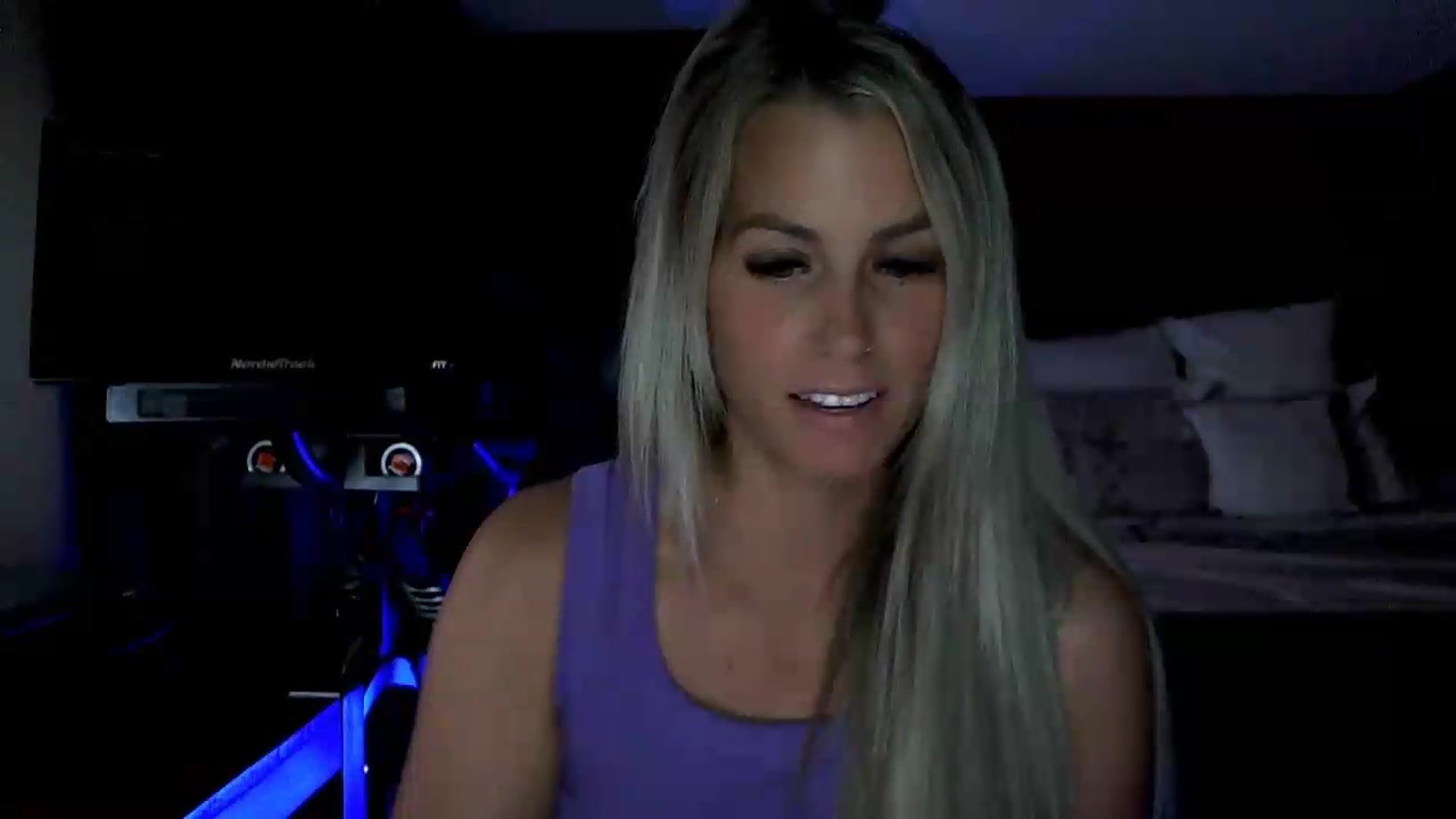 Gallery image thumbnail from Cora9's myfreecams stream on, 08/14/2026, 06:32 image 5 of 20