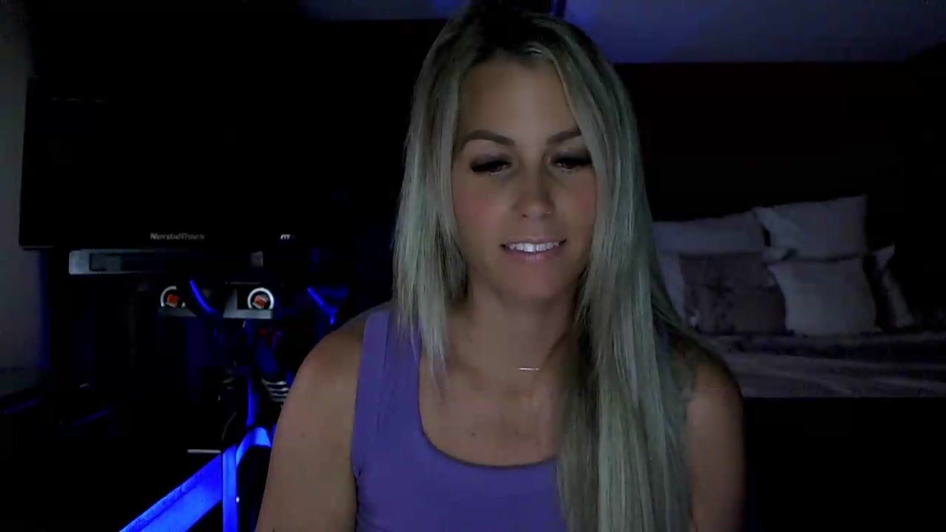 Gallery image thumbnail from Cora9's myfreecams stream on, 08/14/2026, 06:32 image 9 of 20