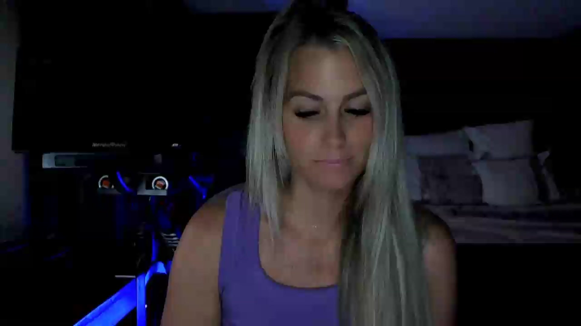 Gallery image thumbnail from Cora9's myfreecams stream on, 08/14/2026, 06:32 image 12 of 20