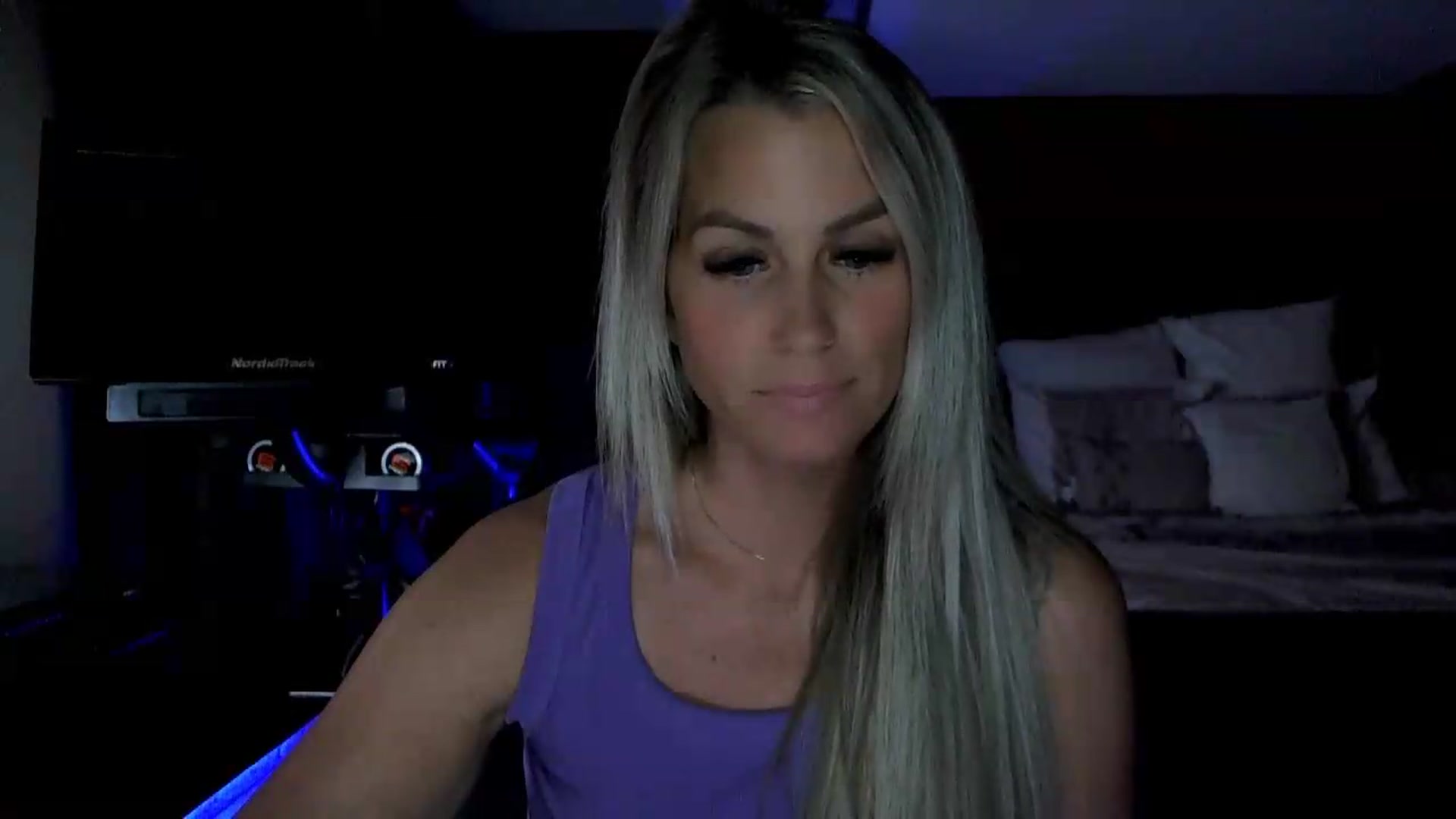 Gallery image thumbnail from Cora9's myfreecams stream on, 08/14/2026, 06:32 image 3 of 20