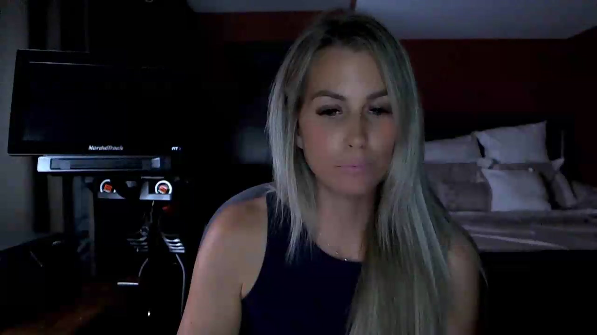Gallery image thumbnail from Cora9's myfreecams stream on, 09/03/2026, 05:07 image 11 of 20