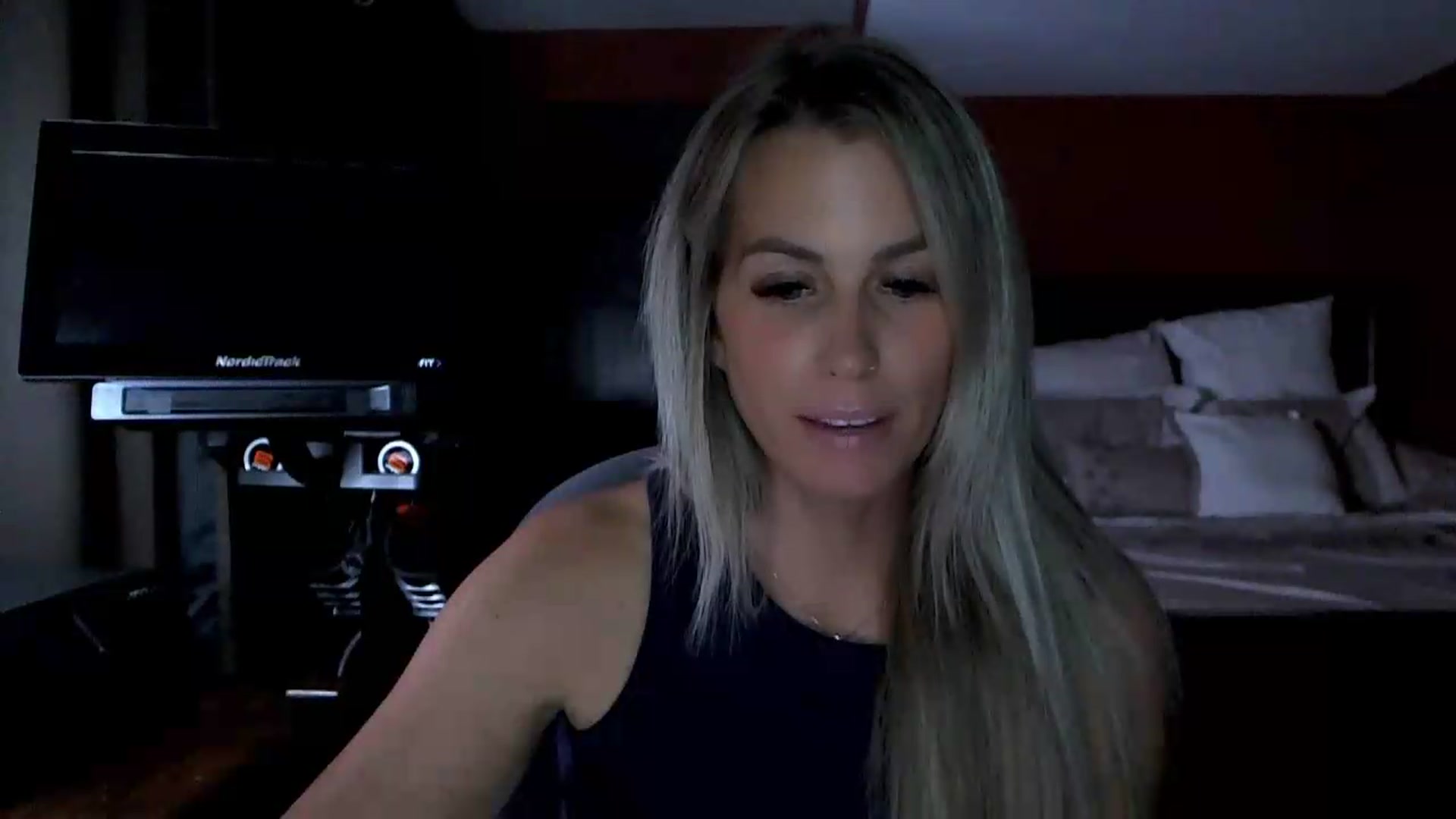 Gallery image thumbnail from Cora9's myfreecams stream on, 09/03/2026, 05:07 image 12 of 20